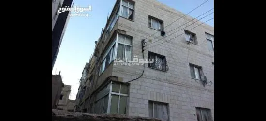 سطح خالي من البناء في الذراع الشمالي بعمان - 2