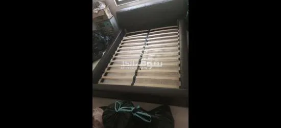 تخت مستعمل للبيع