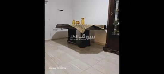 طاوله طعام وبيرو