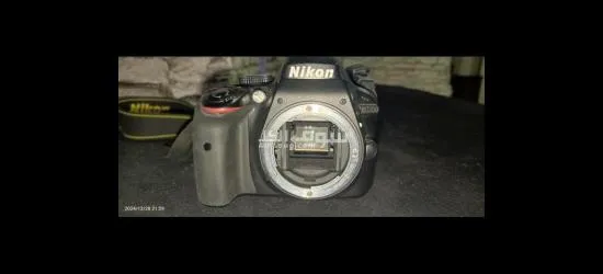 كاميرا Nikon d3300 بحالة ممتازة جدا