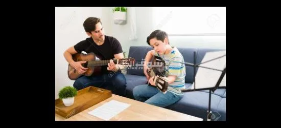 معلم موسيقى خصوصي غناء ومدرس بيانو وجيتار وعود وكمان وطبله