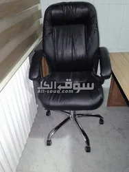 مكتب مع وحدة جانبية و3كراسي وطاولة - 3