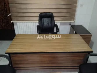 مكتب مع وحدة جانبية و3كراسي وطاولة - 5