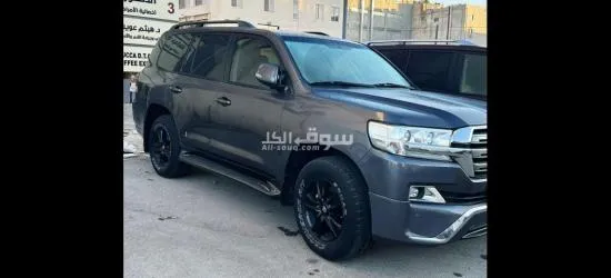 لاند كروز للبيع بسعر مميز