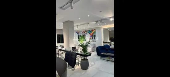 صالون للبيع