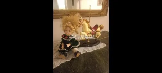 حصان ديكور مع دمية